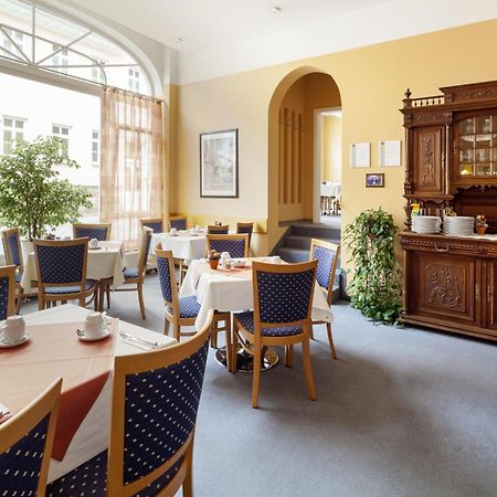 Hotel Garni Am Markt - Businesshotel - Fruehstuecksbuffet - Fahrradabstellplatz - Hunde Willkommen نويشتات باي كوبورغ المظهر الخارجي الصورة