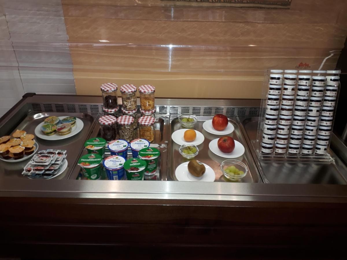 Hotel Garni Am Markt - Businesshotel - Fruehstuecksbuffet - Fahrradabstellplatz - Hunde Willkommen نويشتات باي كوبورغ المظهر الخارجي الصورة