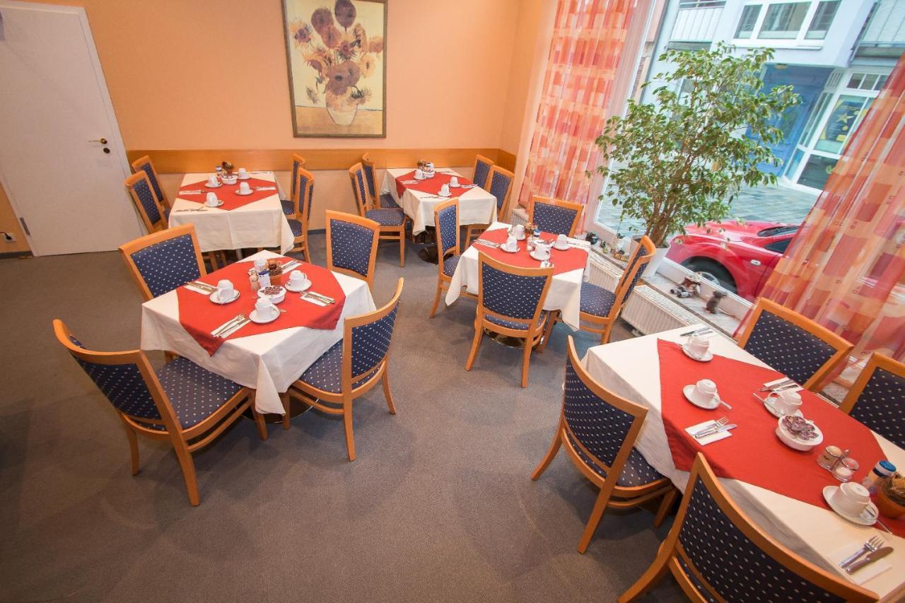 Hotel Garni Am Markt - Businesshotel - Fruehstuecksbuffet - Fahrradabstellplatz - Hunde Willkommen نويشتات باي كوبورغ المظهر الخارجي الصورة