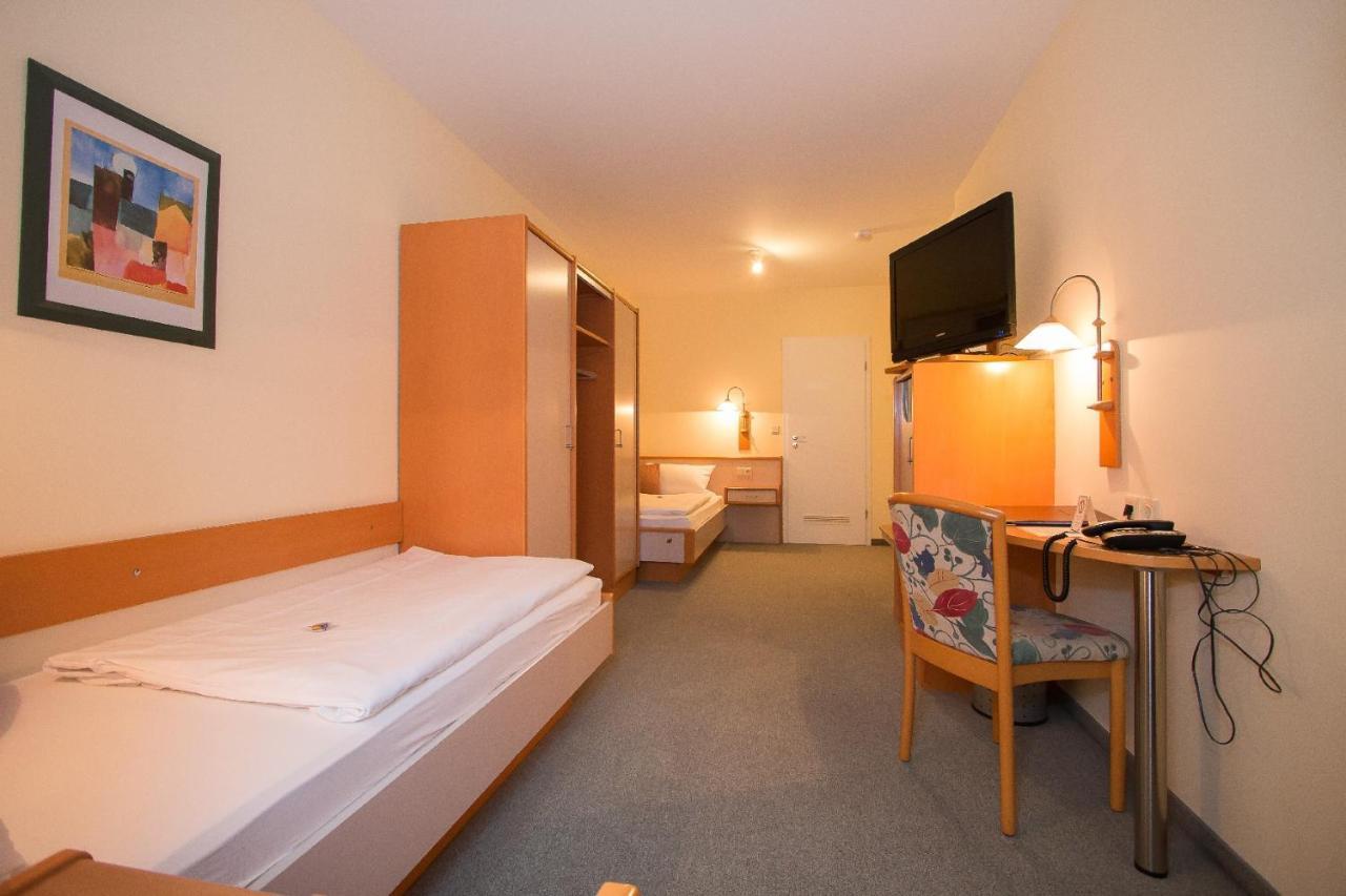 Hotel Garni Am Markt - Businesshotel - Fruehstuecksbuffet - Fahrradabstellplatz - Hunde Willkommen نويشتات باي كوبورغ المظهر الخارجي الصورة