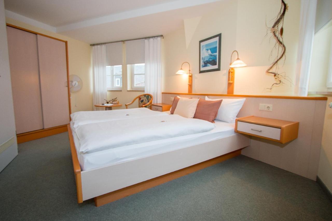 Hotel Garni Am Markt - Businesshotel - Fruehstuecksbuffet - Fahrradabstellplatz - Hunde Willkommen نويشتات باي كوبورغ المظهر الخارجي الصورة