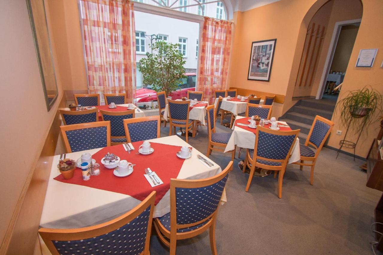 Hotel Garni Am Markt - Businesshotel - Fruehstuecksbuffet - Fahrradabstellplatz - Hunde Willkommen نويشتات باي كوبورغ المظهر الخارجي الصورة