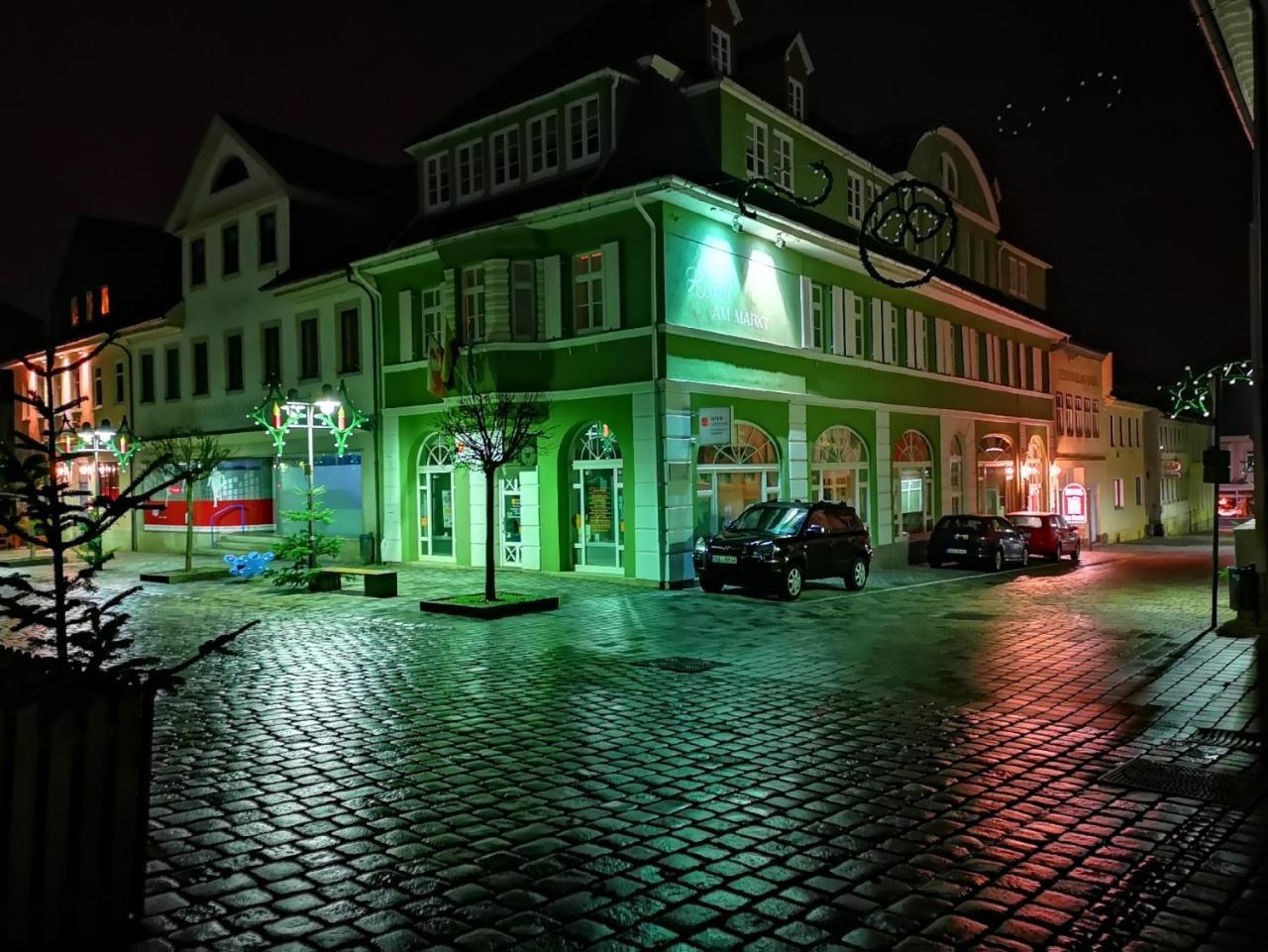 Hotel Garni Am Markt - Businesshotel - Fruehstuecksbuffet - Fahrradabstellplatz - Hunde Willkommen نويشتات باي كوبورغ المظهر الخارجي الصورة