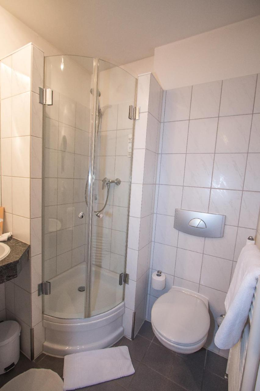 Hotel Garni Am Markt - Businesshotel - Fruehstuecksbuffet - Fahrradabstellplatz - Hunde Willkommen نويشتات باي كوبورغ المظهر الخارجي الصورة