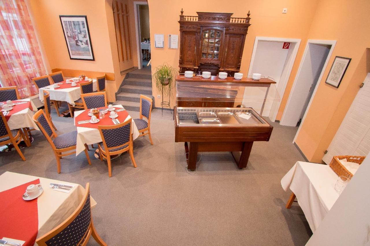 Hotel Garni Am Markt - Businesshotel - Fruehstuecksbuffet - Fahrradabstellplatz - Hunde Willkommen نويشتات باي كوبورغ المظهر الخارجي الصورة